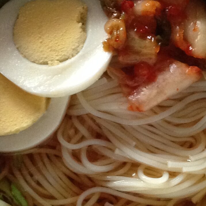 そうめん(ゆで卵、白菜キムチ)
